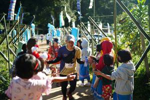 BIB: 1129
                            <button type="button" onclick="openModal(19075778)" class="btn btn-primary btn-sm float-right btn-popup" data-toggle="modal" data-target=".modal-high-quality">
                        <i class="fas fa-shopping-cart"></i> Add to Cart
                    </button>
                                            <button type="button" onclick="isThisMe(19075778, true)" class="btn btn-success btn-sm float-right btn-popup btn-isme hidden" data-toggle="tooltip" data-placement="bottom" title="นี่คือรูปของคุณใช่ไหม คลิกที่นี่เพื่อเอาเข้าอัลบั้ม">
                        <i class="fas fa-plus"></i> Add to album
                    </button>
                    <button type="button" onclick="isThisMe(19075778, false)" class="btn btn-warning btn-sm float-right btn-popup btn-isnotme hidden">
                        <i class="fas fa-ban"></i> Remove from album
                    </button>